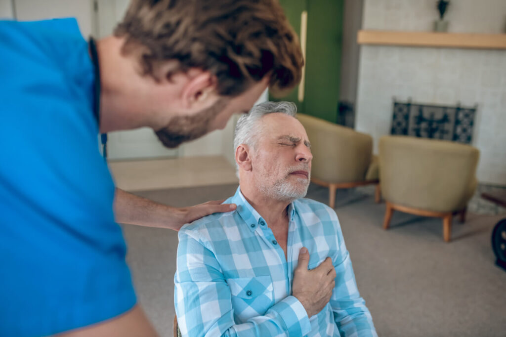 Decoding Chest Pain 5 Critical Signs You Mustn’t Ignore
