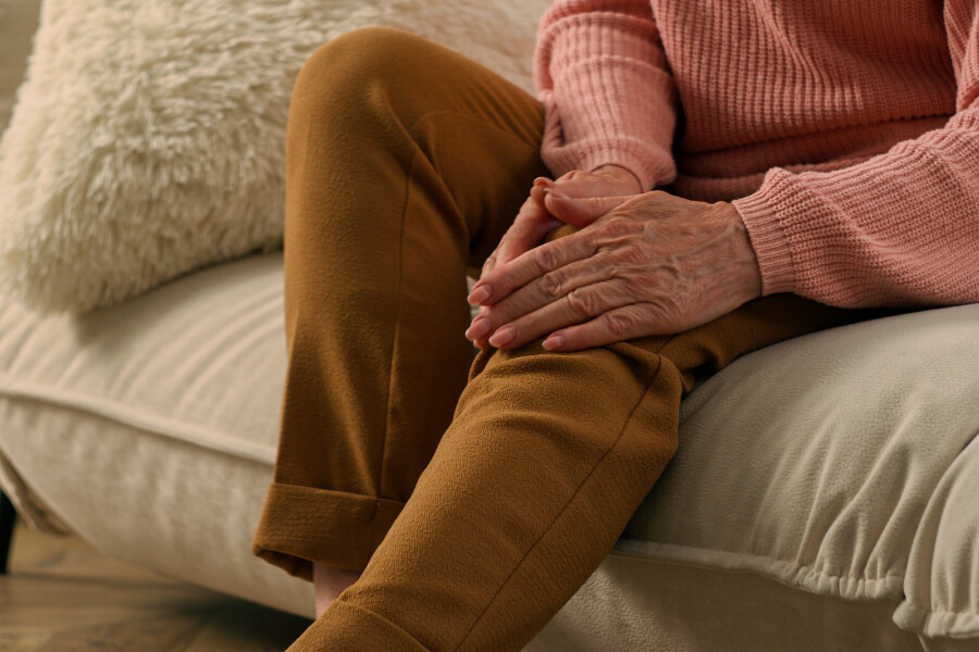 Remedies for Knee Pain: 10 Home Cures from Grandma