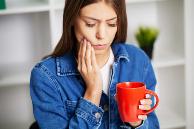 How to Relieve Toothache at Home: 5 Natural Solutions