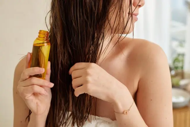 Top 5 Castor Oil Uses for Hair You Need to Know